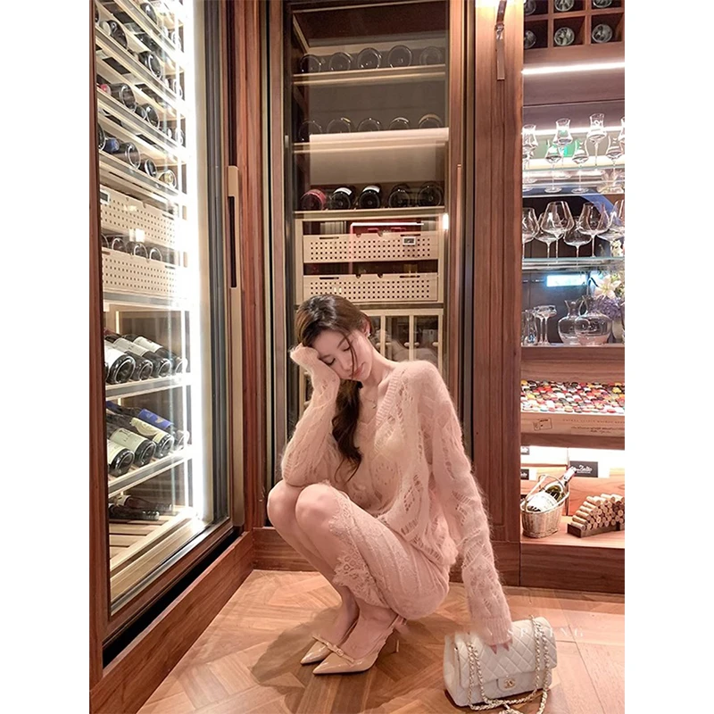 法式甜美气质粉色长袖毛针织衫早秋新款镂空v领宽松显瘦套头上衣