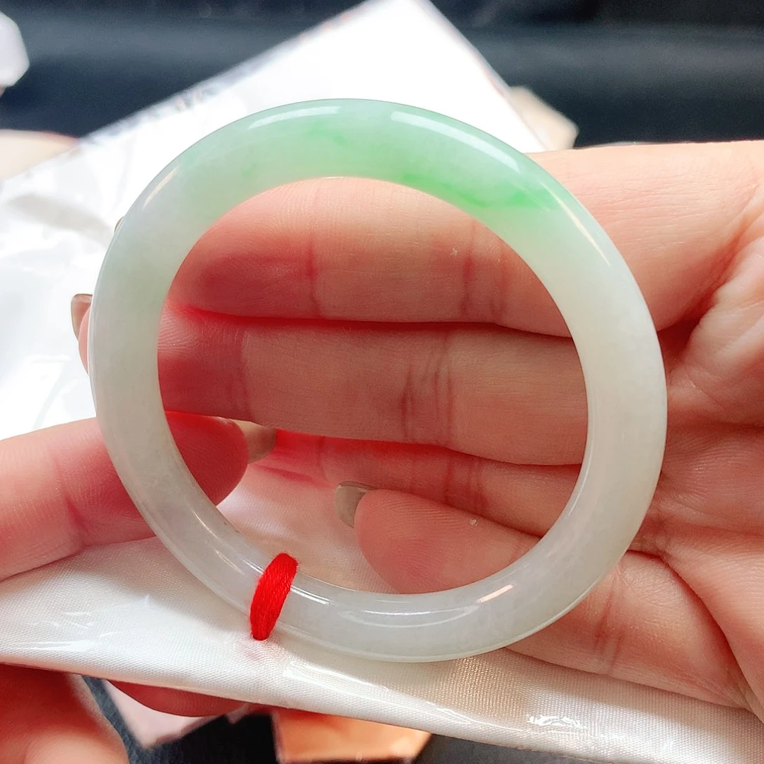 翡翠手镯未镶嵌正圈1258