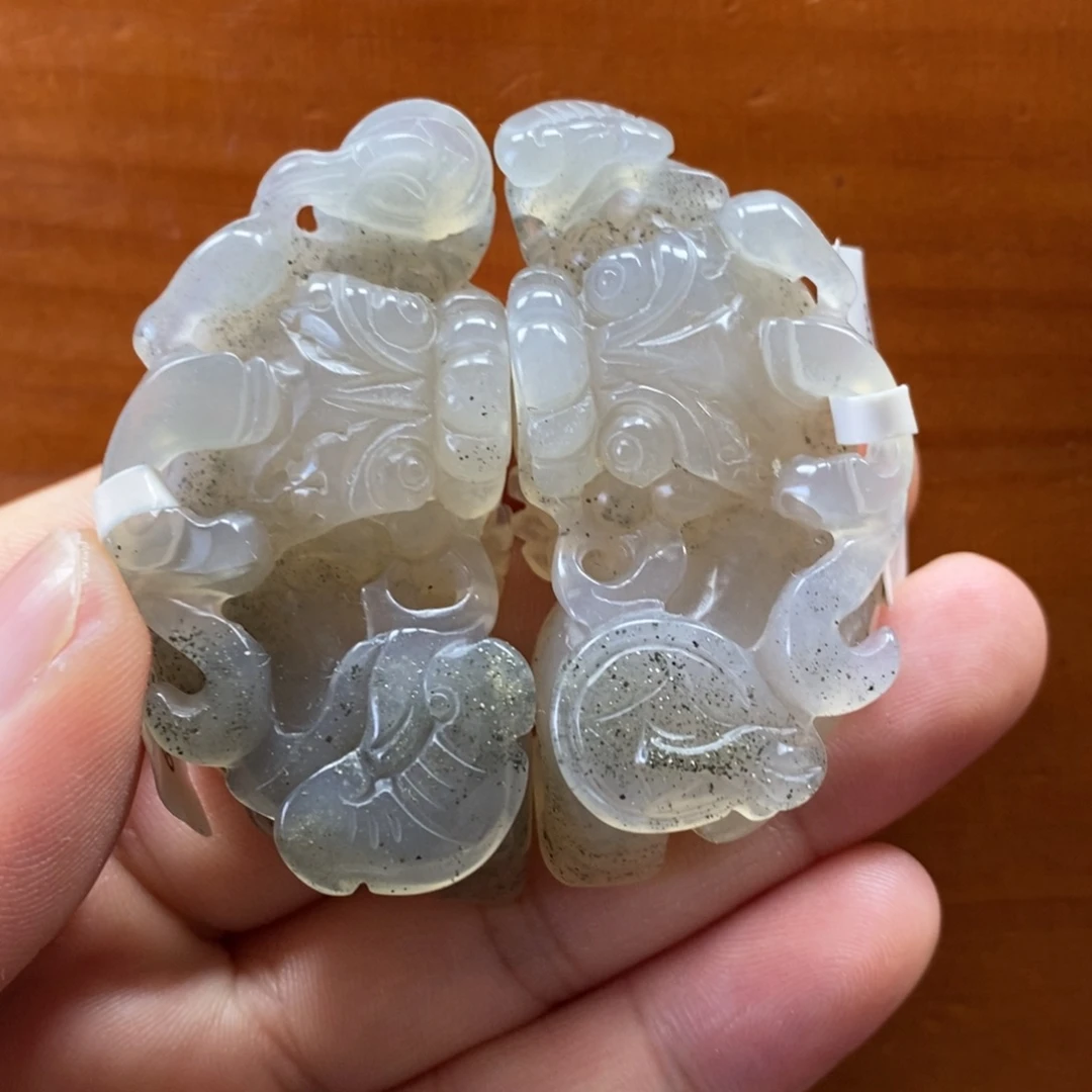 石英质玉（黄龙玉）未镶嵌颈饰