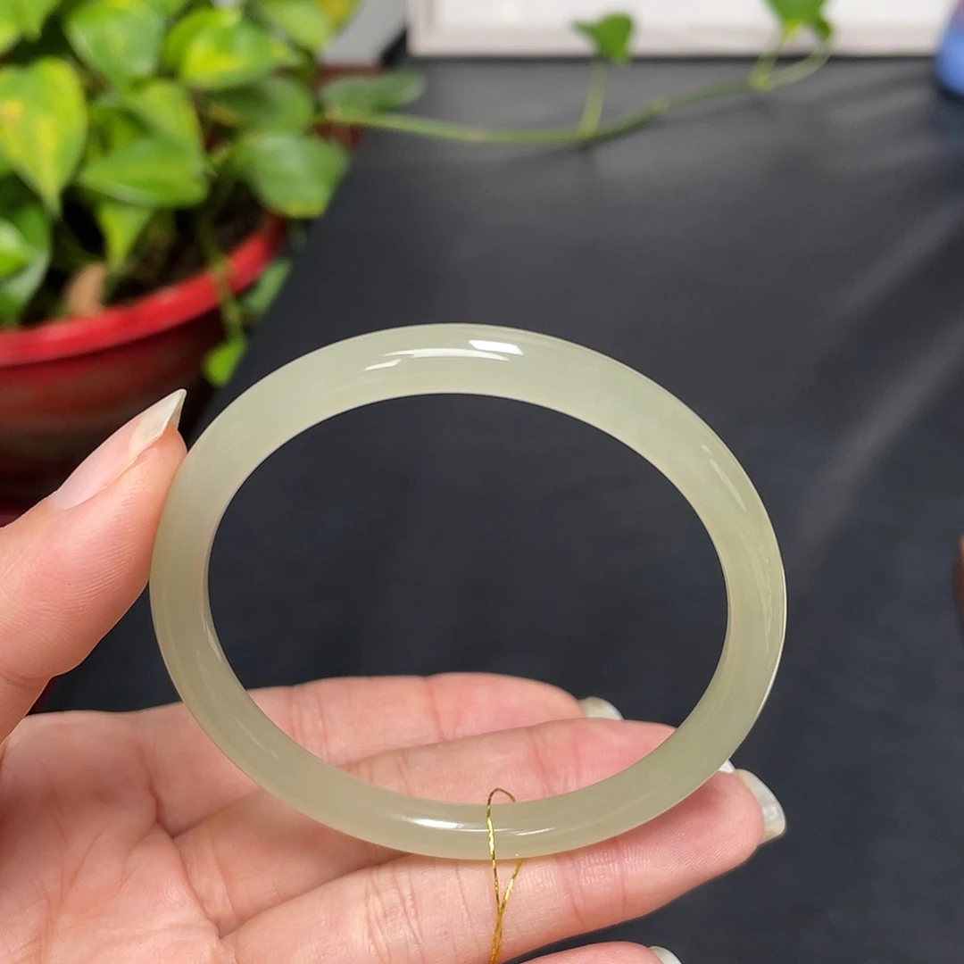 和田玉未镶嵌手镯-冰晴水