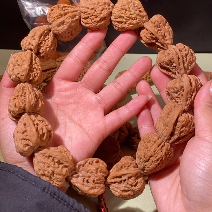 大***6手串文玩核桃…………