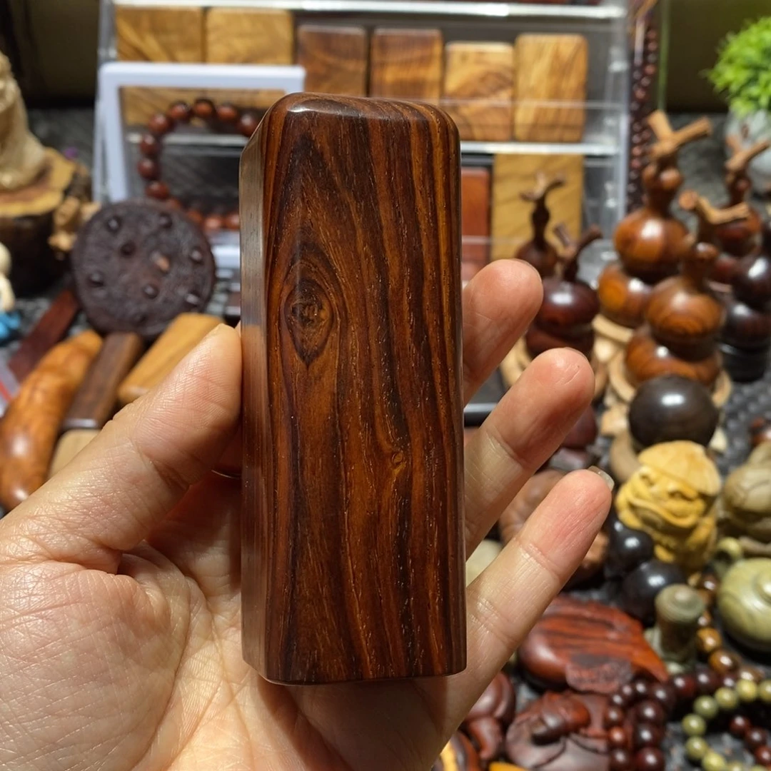 微凹黄檀（南美大红酸枝）王*赫