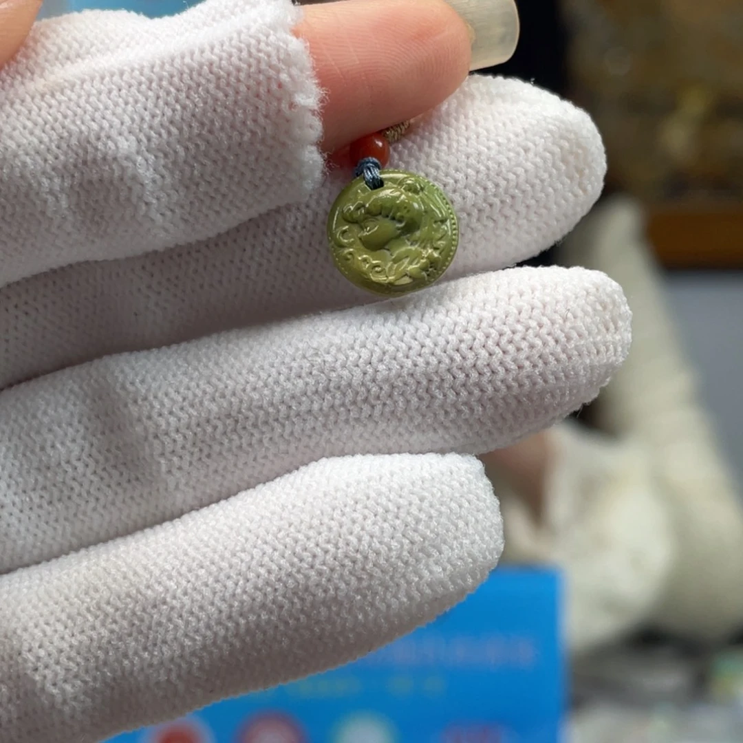 绿松石未镶嵌挂件