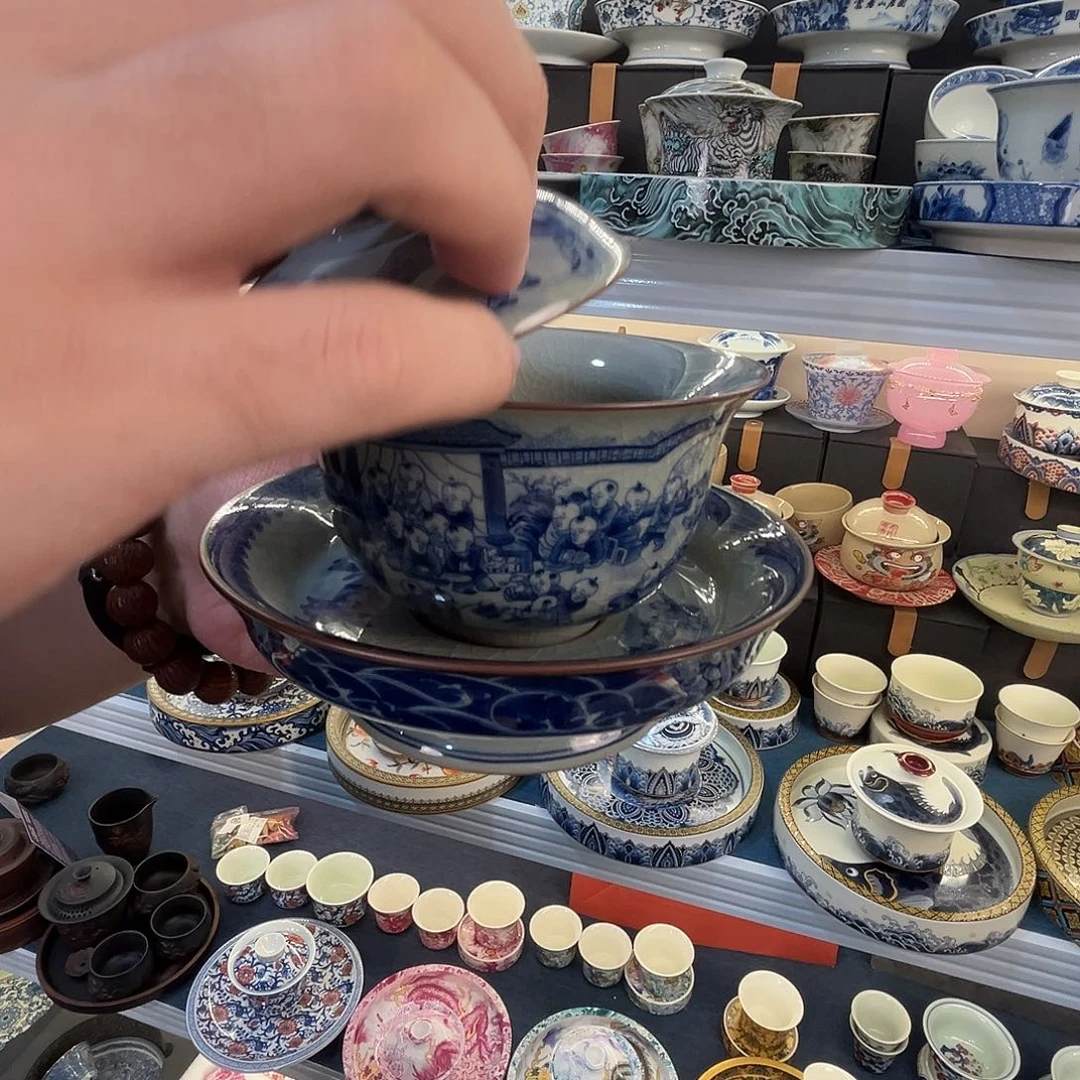 这些盖碗很漂亮！！！