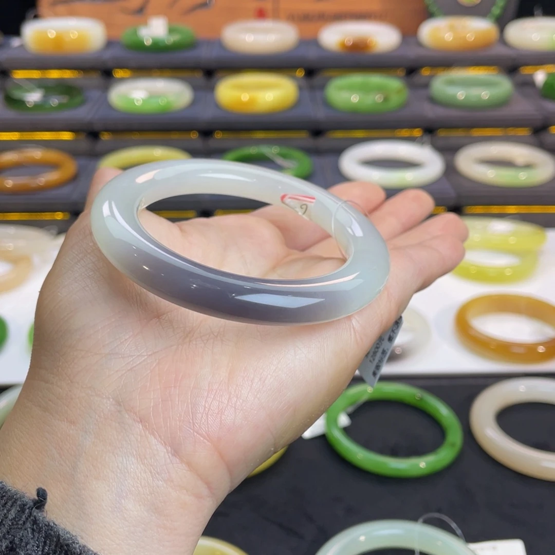 未镶嵌手镯和田玉白加紫手镯56