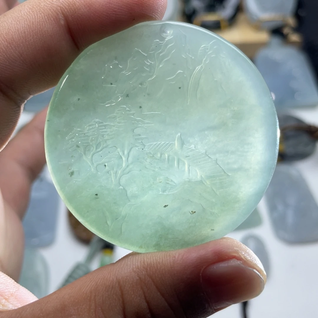 翡翠未镶嵌颈饰山水牌