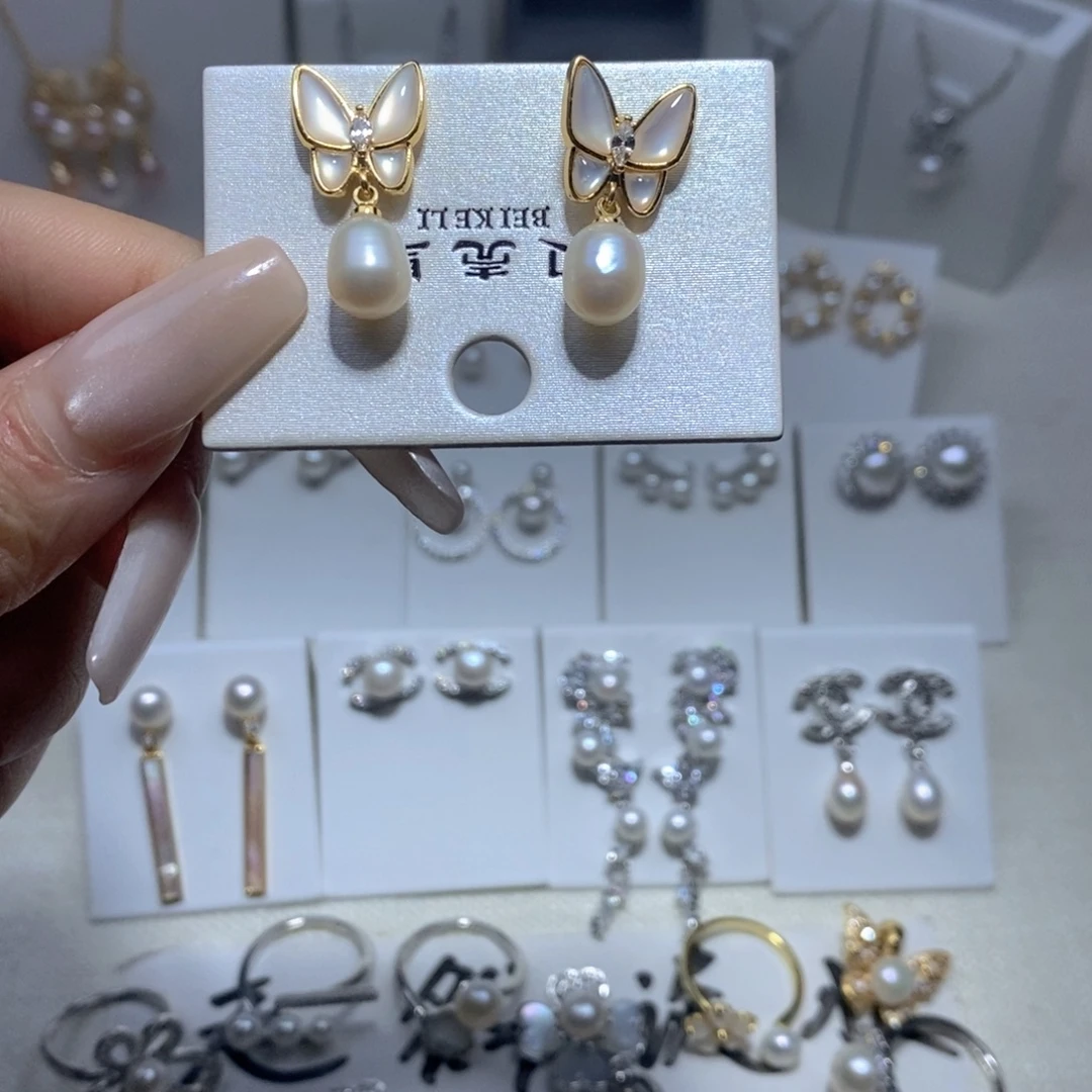 淡水珍珠耳饰未镶嵌