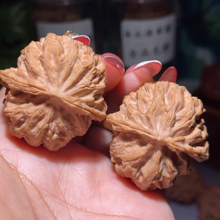 文玩核桃吊坠        40