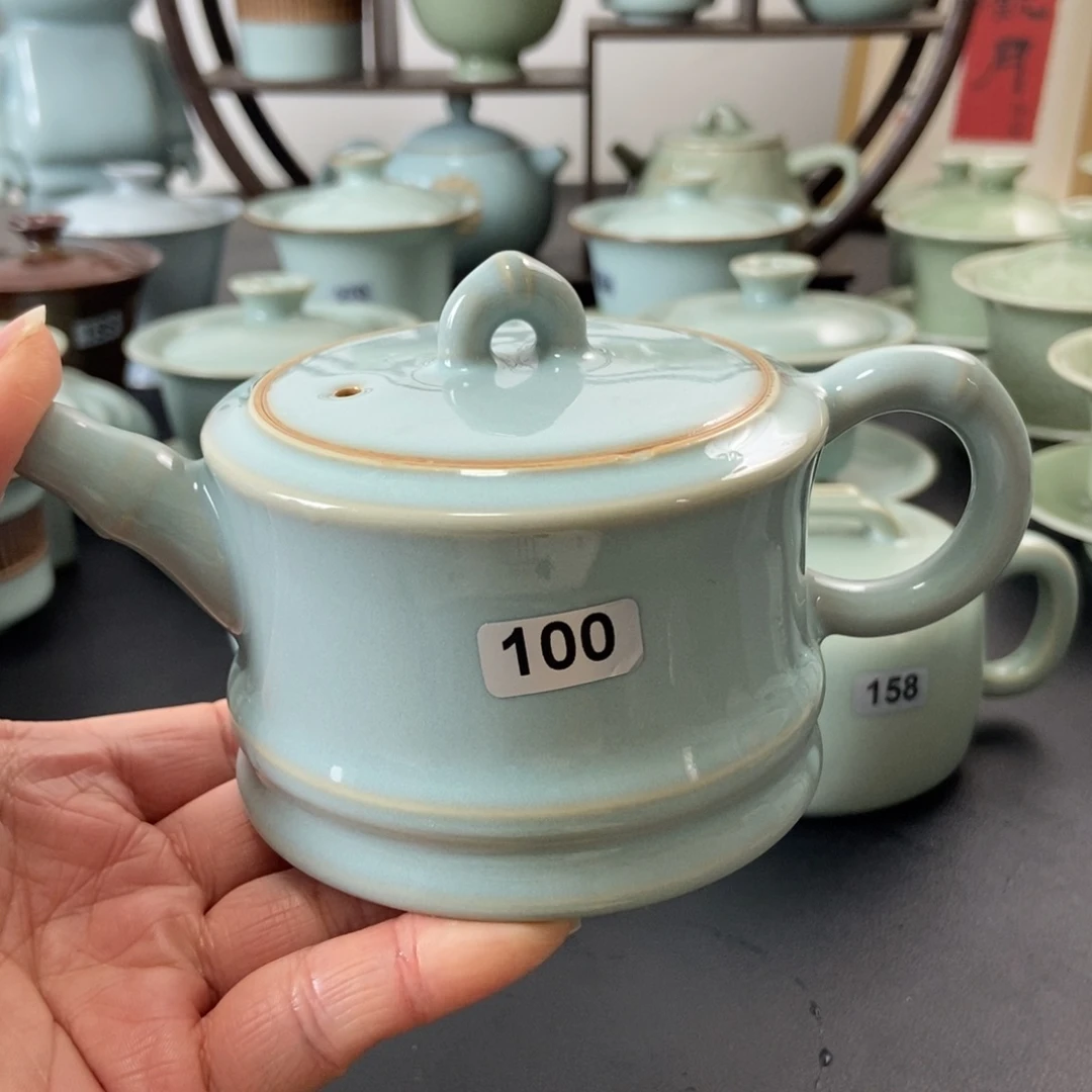 微瑕天青釉竹节井栏壶不退不换