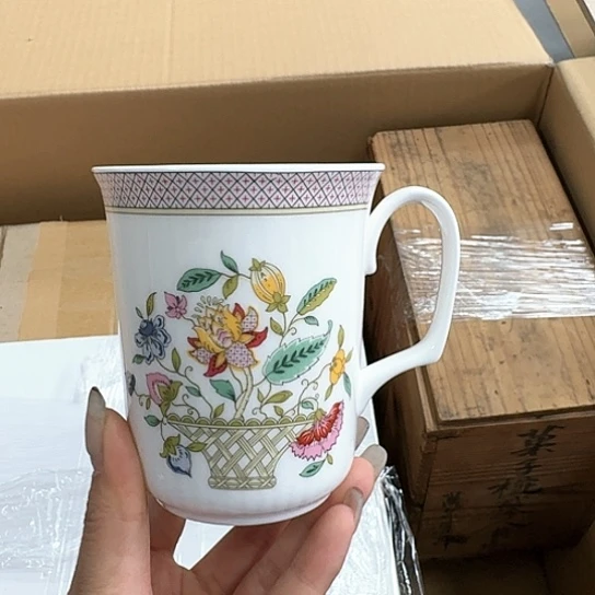 精品瓷器。
