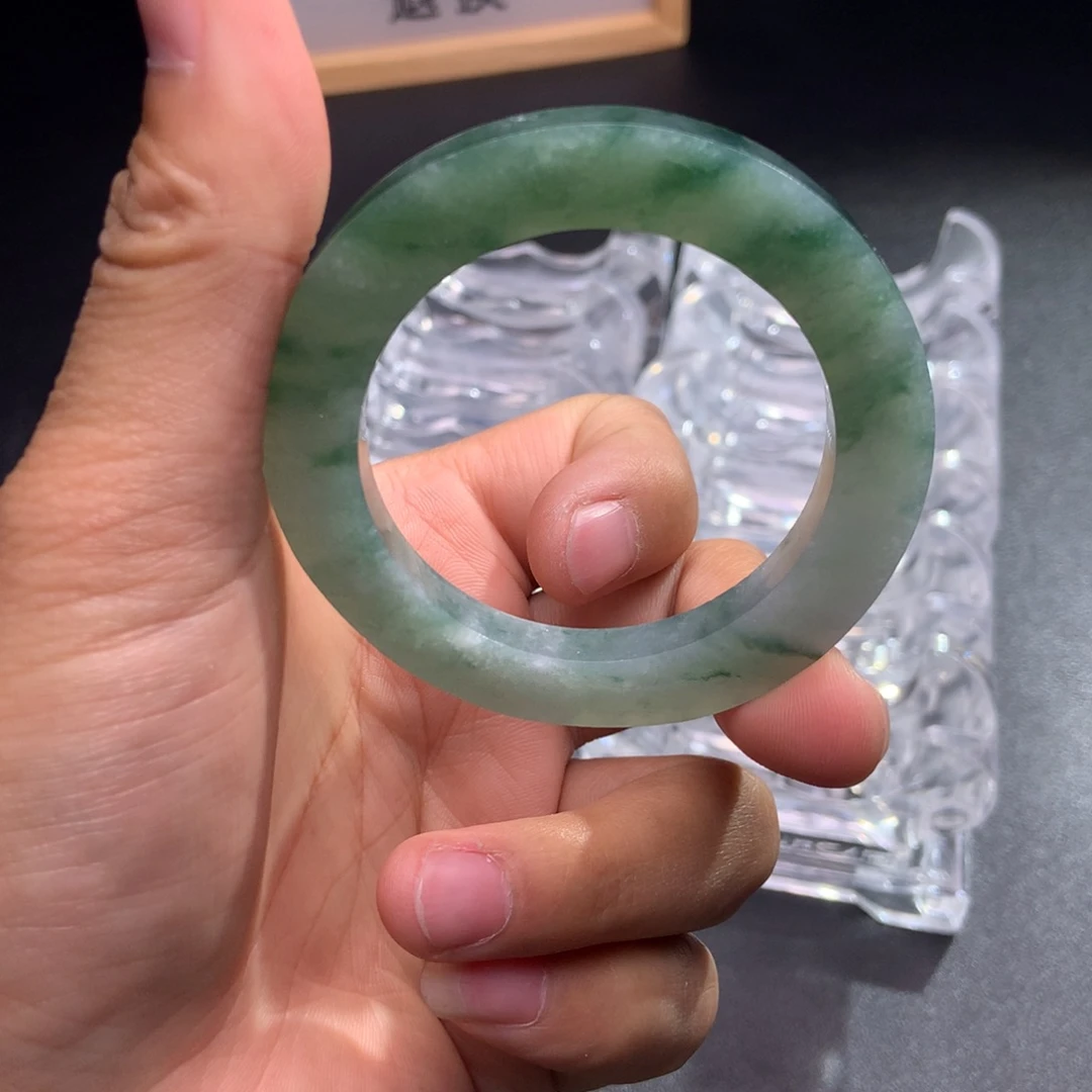 定制翡翠未镶嵌手镯定制