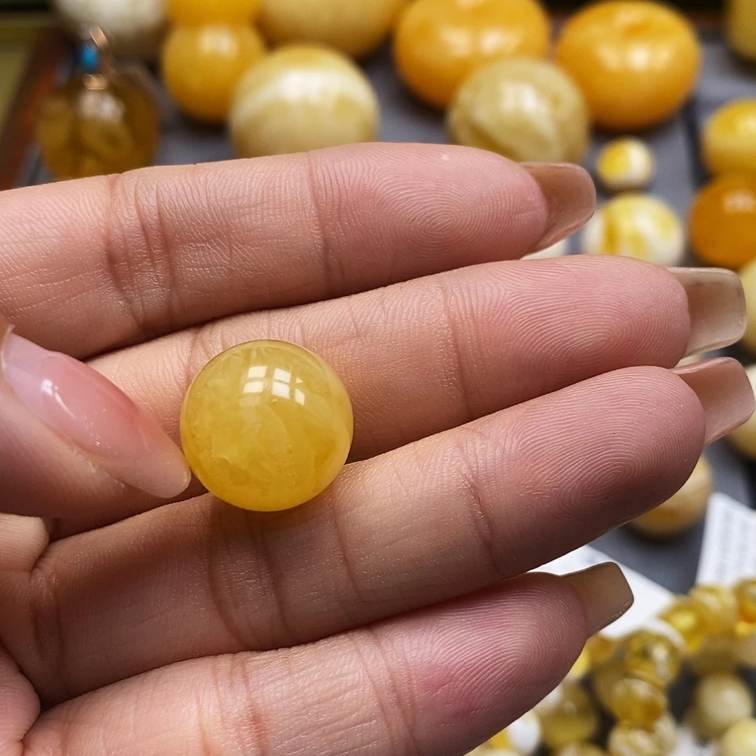 蜜蜡未镶嵌珠宝奇石