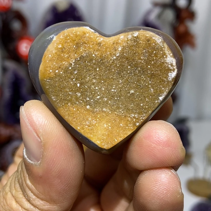 紫晶未镶嵌大型摆件（非配饰）