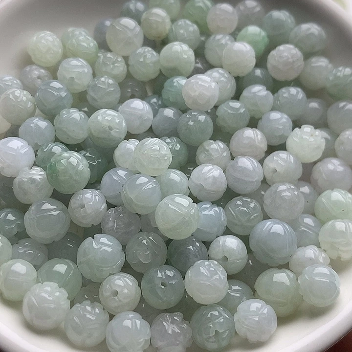 翡翠散珠雕刻莲花珠30个