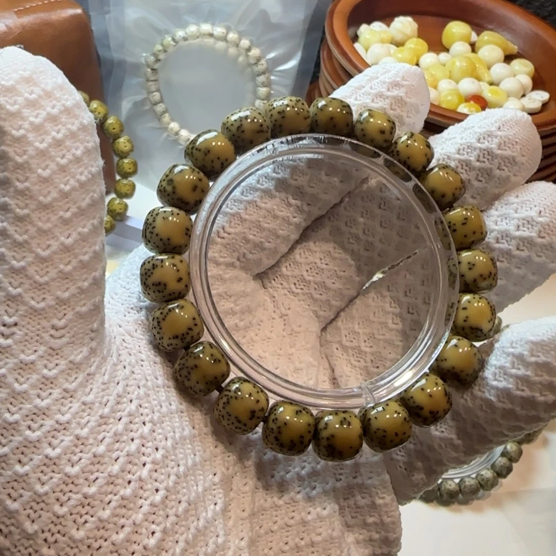 葛***.星月菩提石玉料单圈