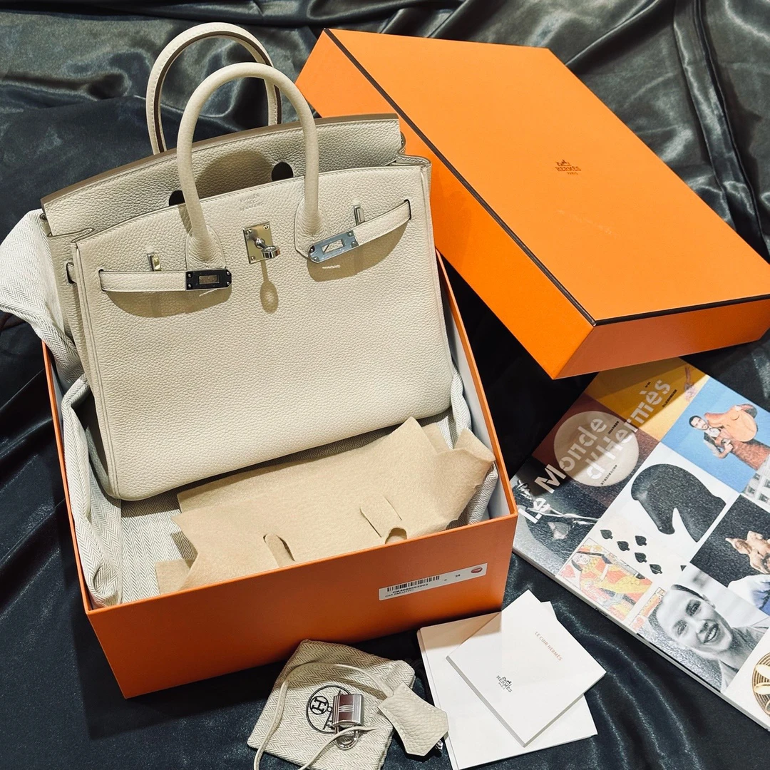 未使用 Hermes/爱马仕 闲置新 B刻birkin25 奶昔白银扣0796