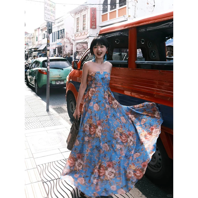 法式气质蓝色油画碎花抹胸背心连衣裙女2025新款小众别致褶皱裙子