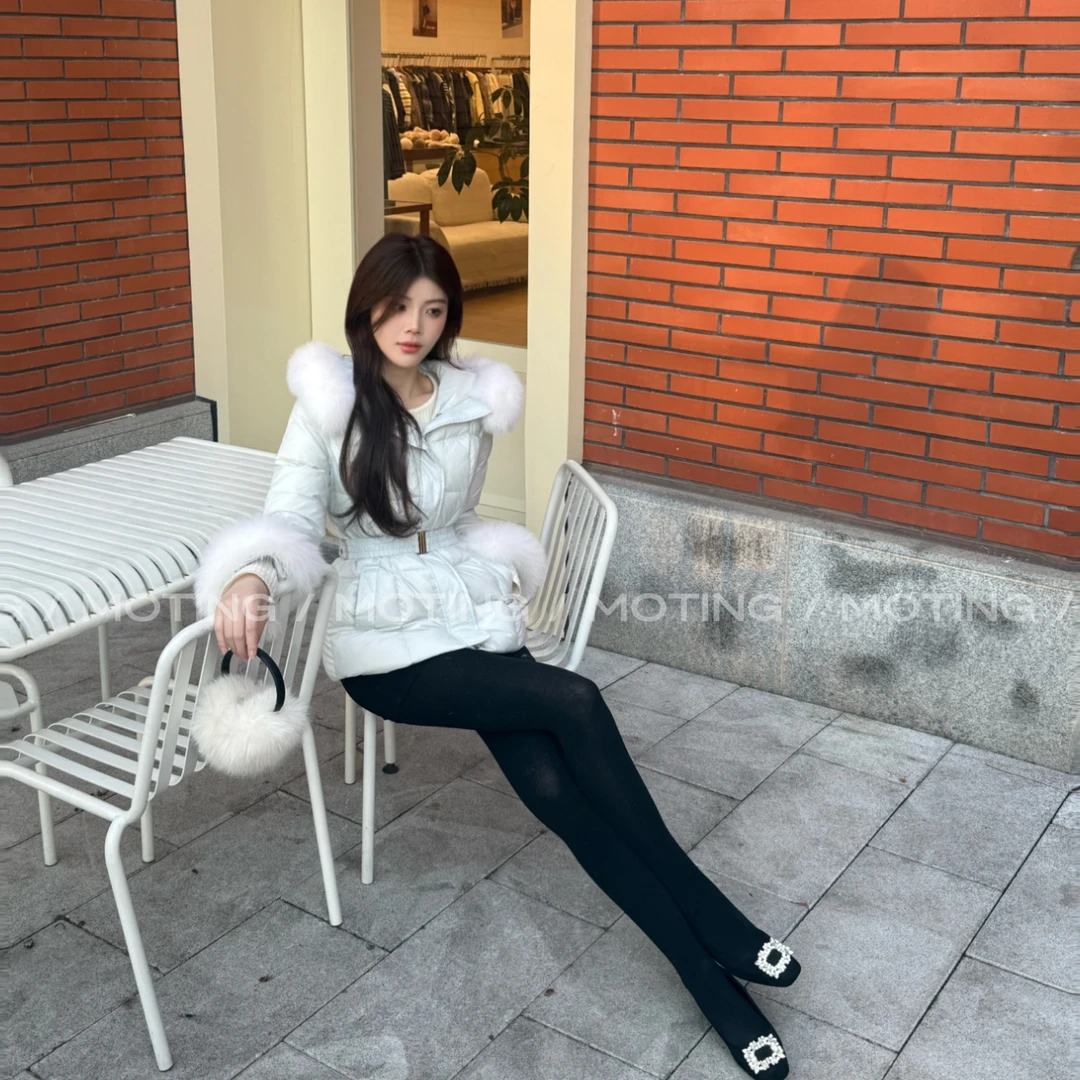 瑞士雪山 真狐狸毛连帽羽绒服短款白鸭绒女冬季收腰时尚保暖外套