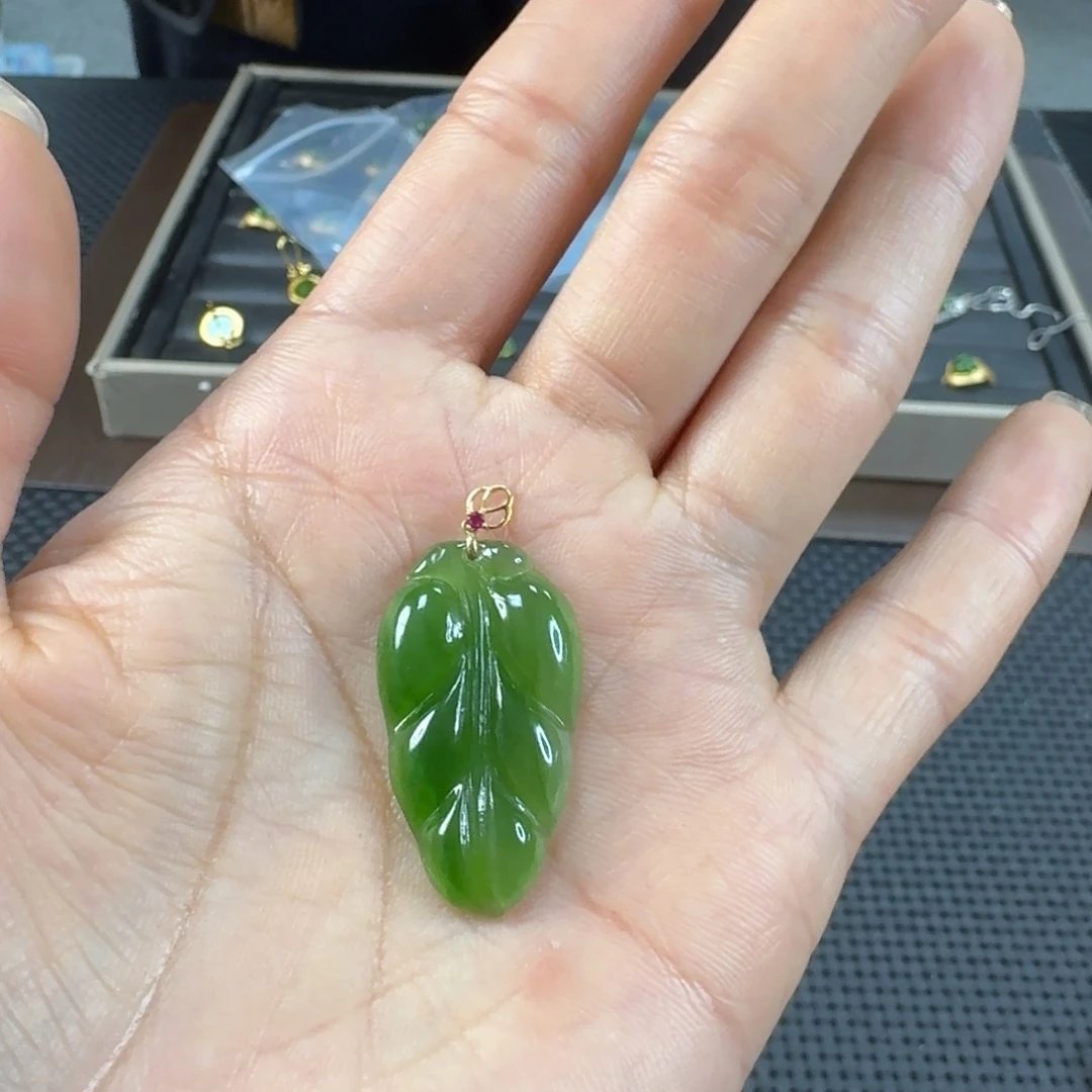 和田玉（碧玉）18K金镶嵌颈饰