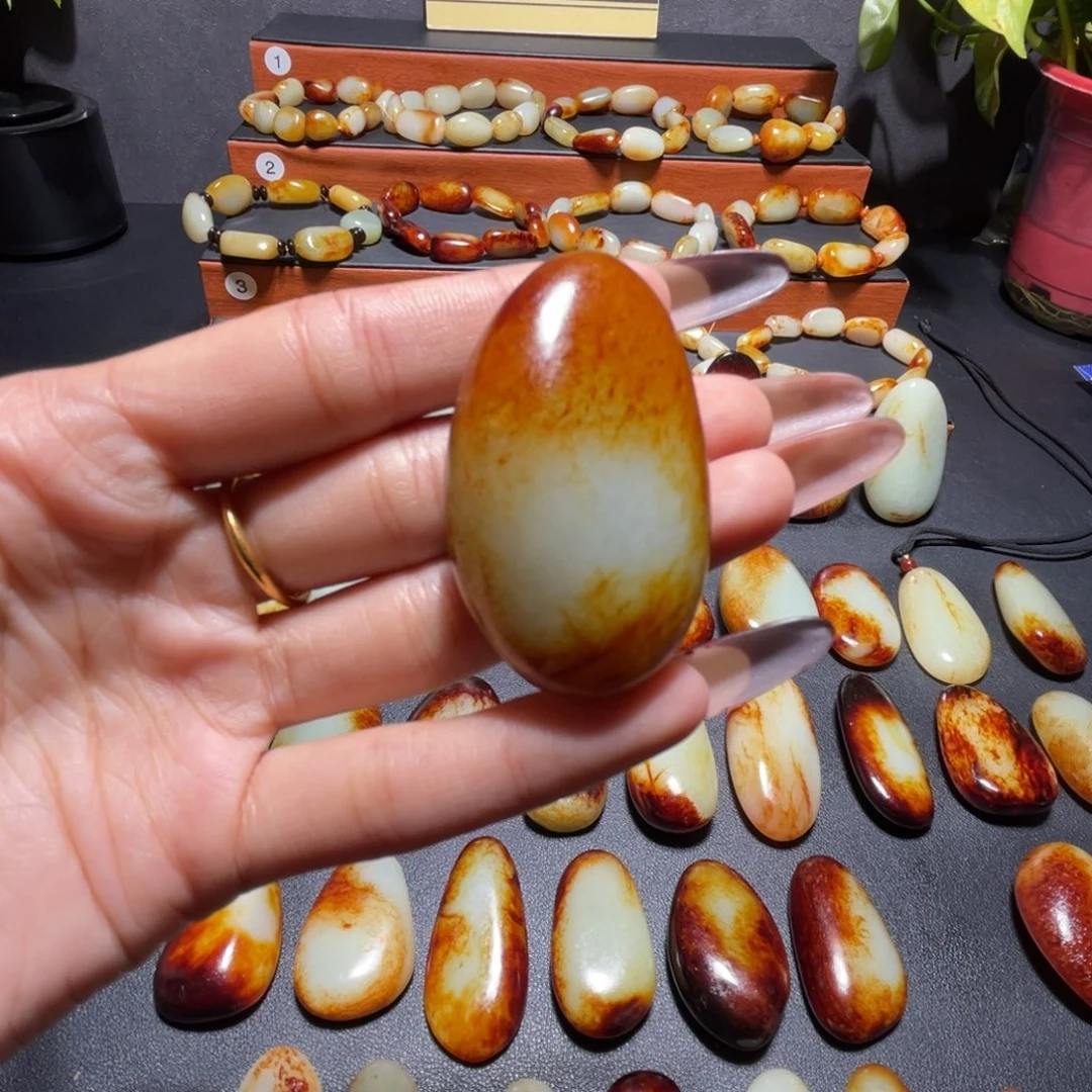 颈饰未镶嵌和田玉富*山