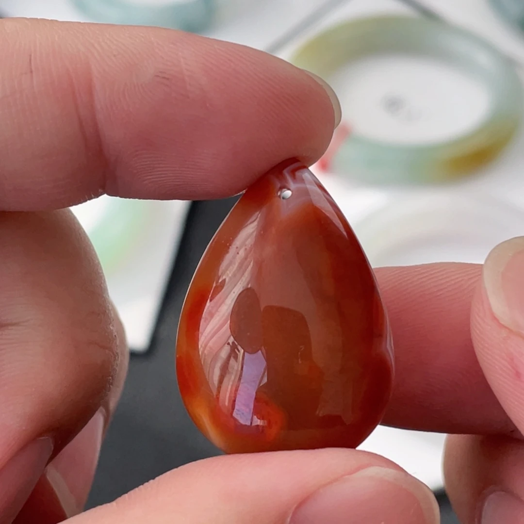 南红玛瑙颈饰未镶嵌吊坠