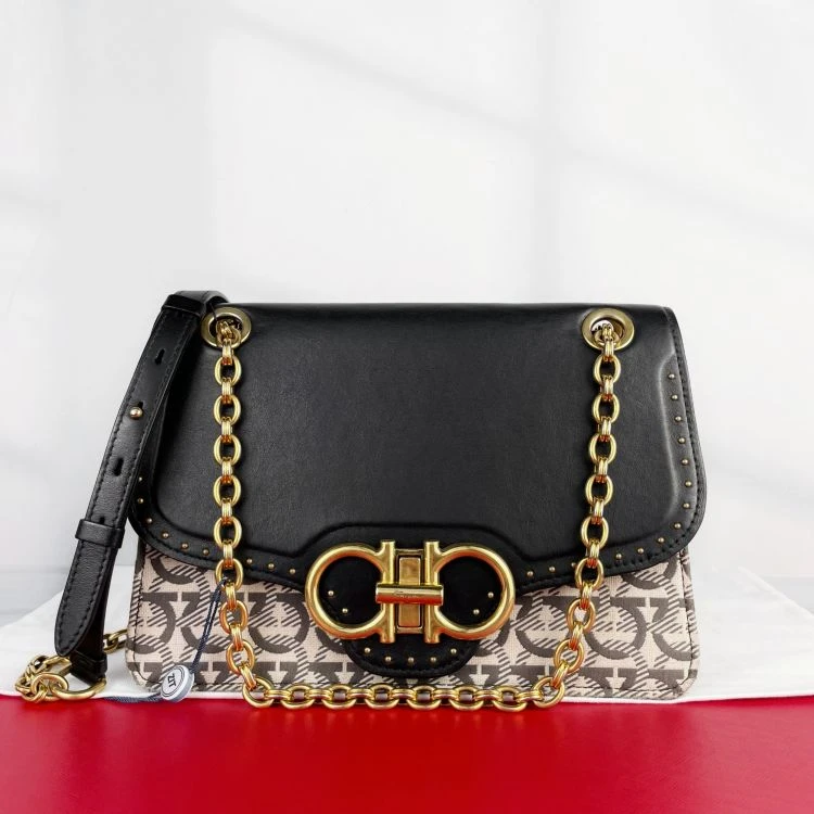 95新/菲拉格慕/C9205795734/[MQR1106B0006]