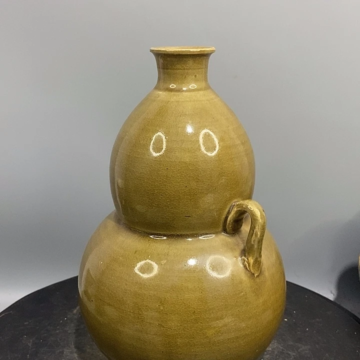 越窑葫芦瓶造型美观