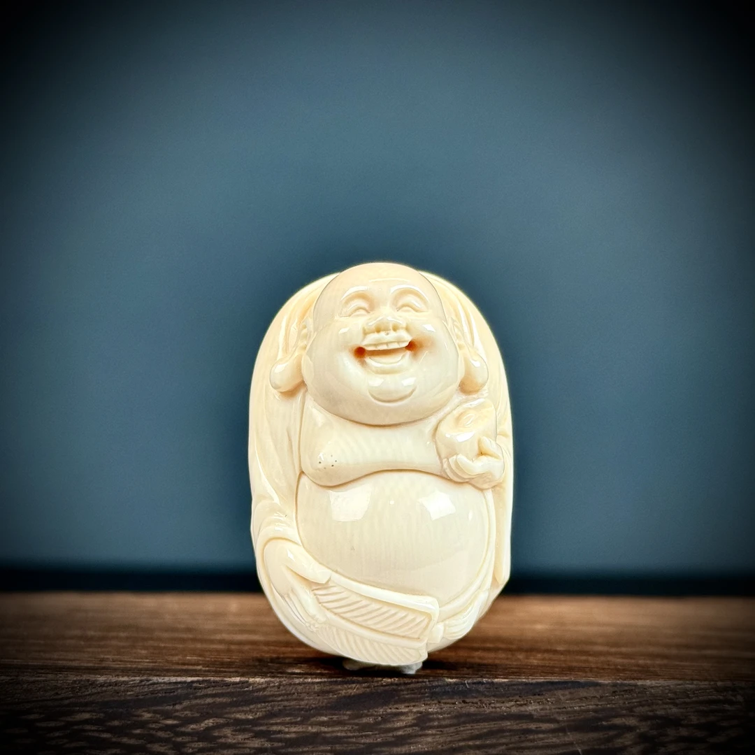 H10-47天然猛犸牙 雕刻弥勒 28*41.5*20mm支持复检