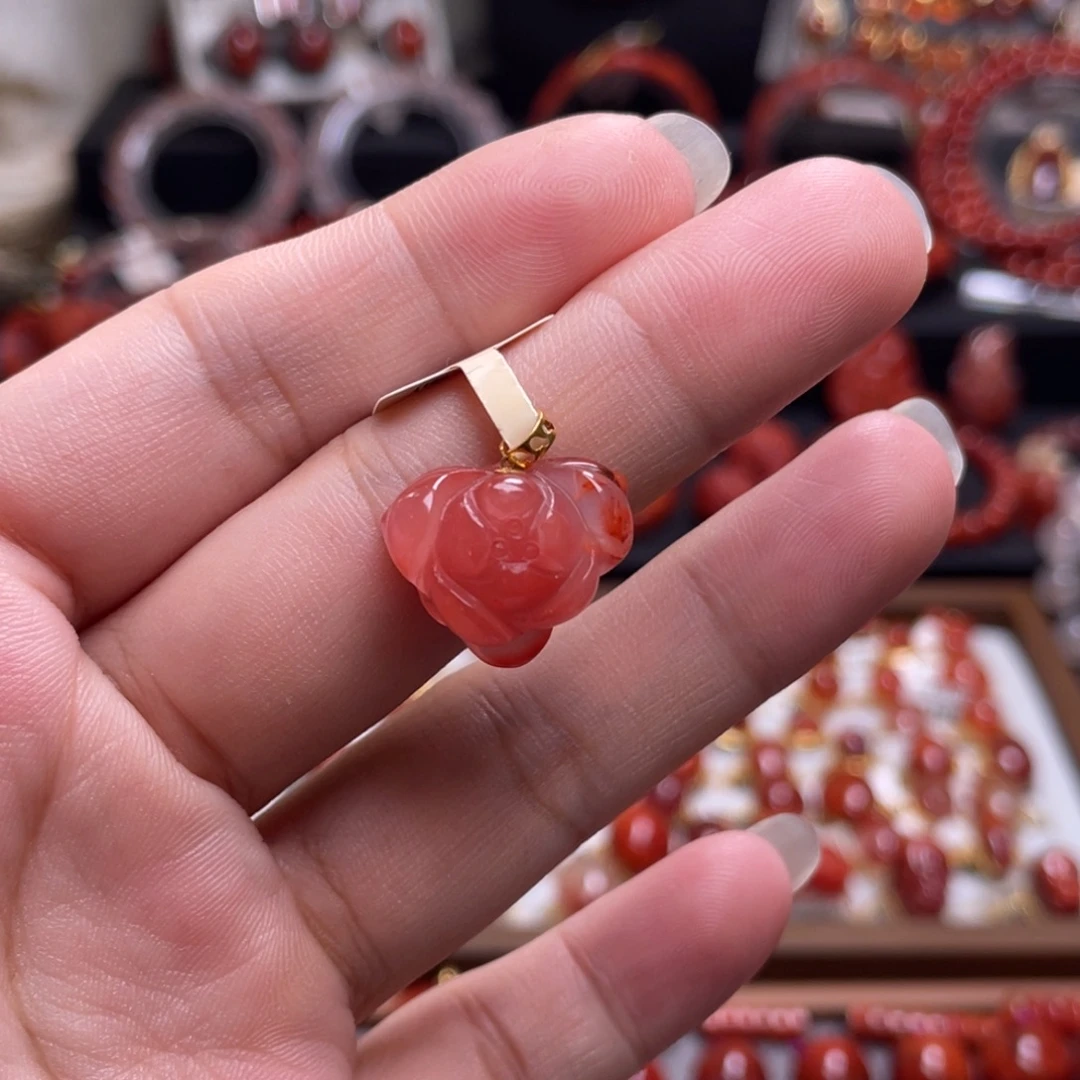 南红玛瑙18K金镶嵌立体莲花