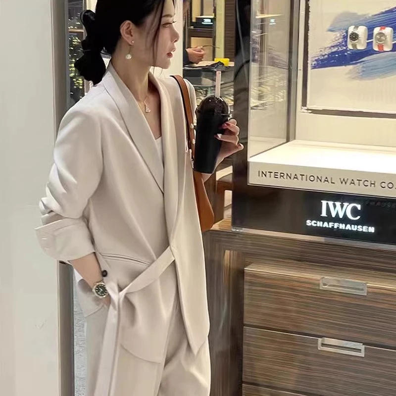 设计高级感白色西装外套女2025春季新款小个子休闲职业两件套套装