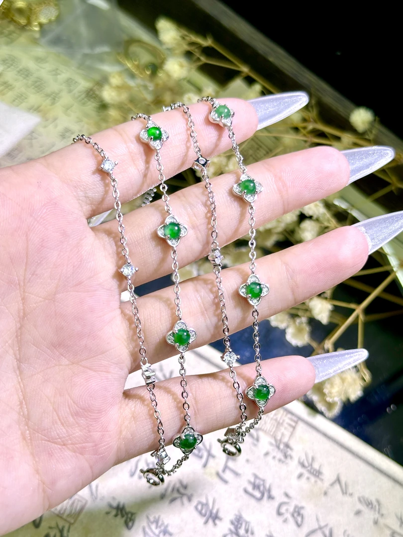 阳绿翡翠四叶草双层设计感花朵手链~多样性发货