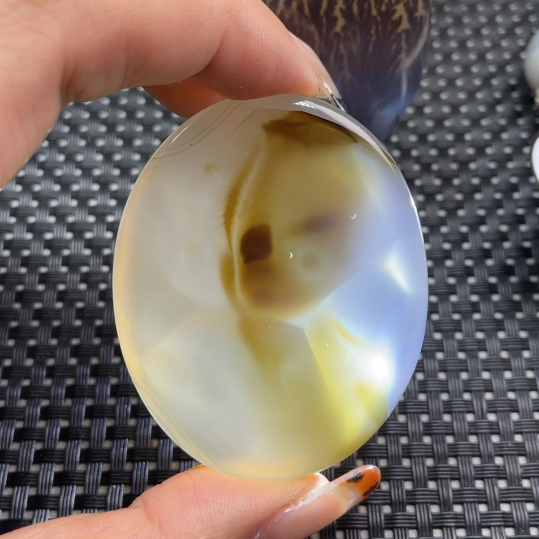 未镶嵌颈饰玛瑙/玉髓虎**通