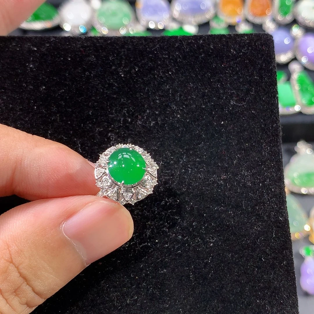 翡翠18K金镶嵌戒指