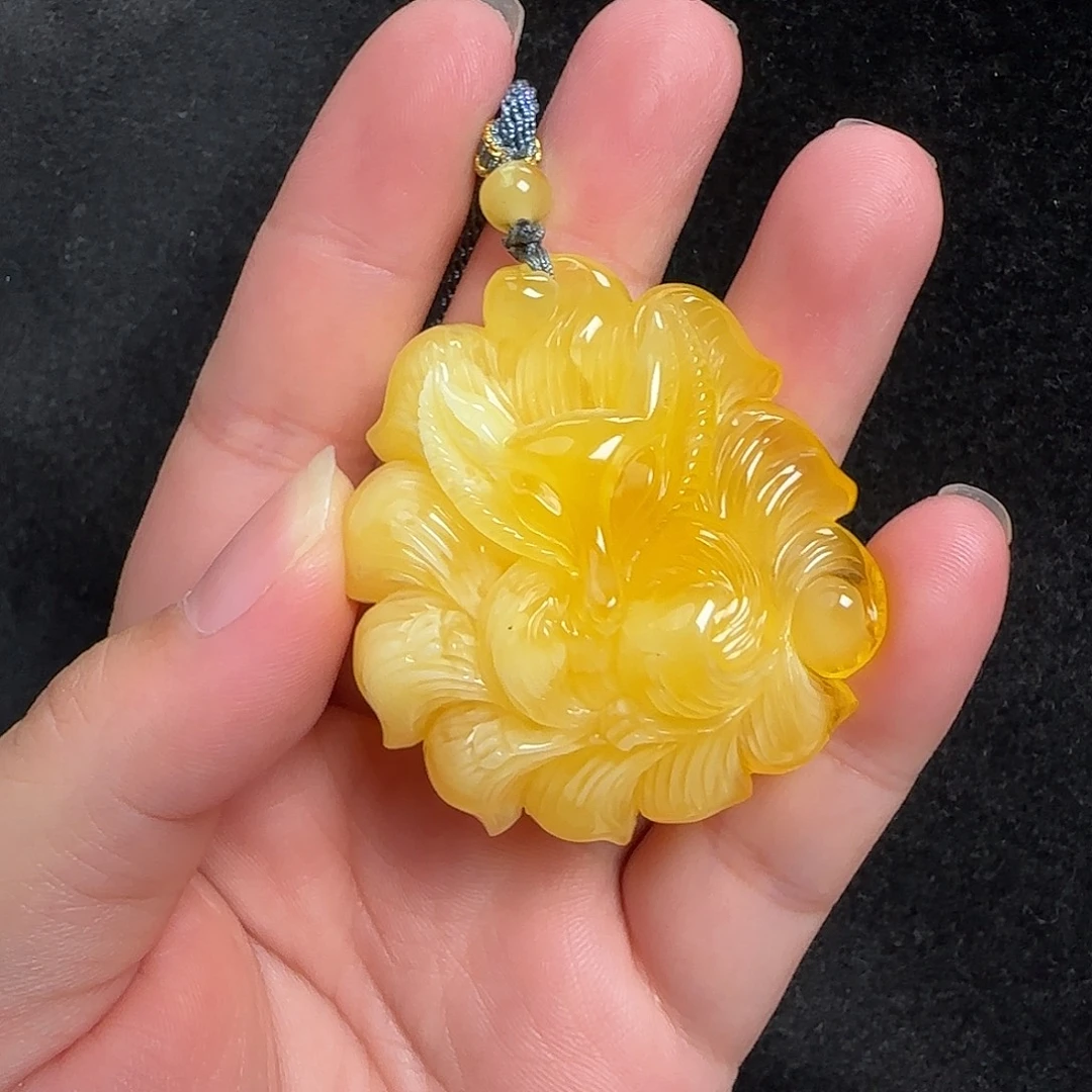 蜜蜡未镶嵌珠宝奇石