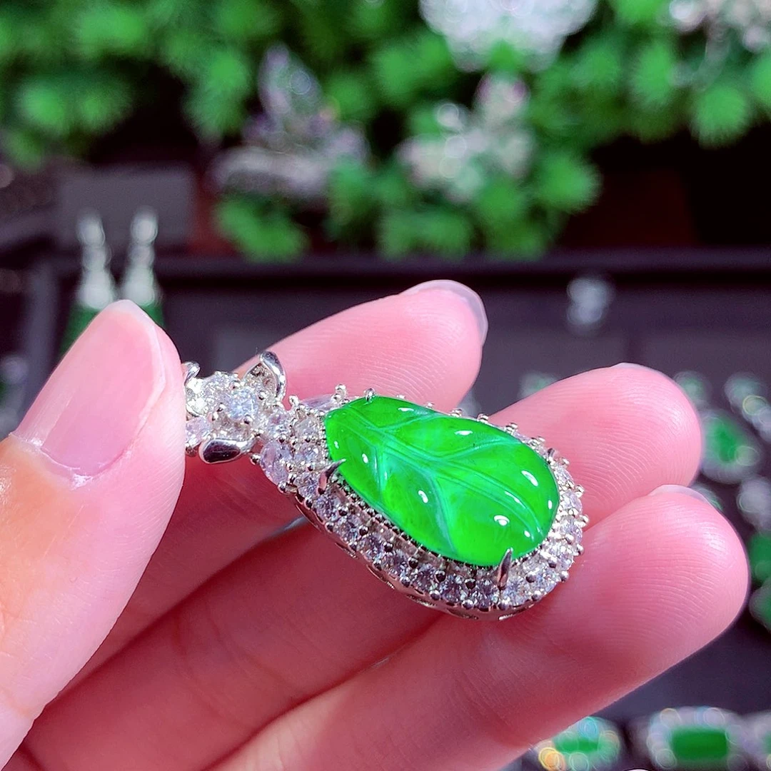 颈饰未镶嵌翡翠天然