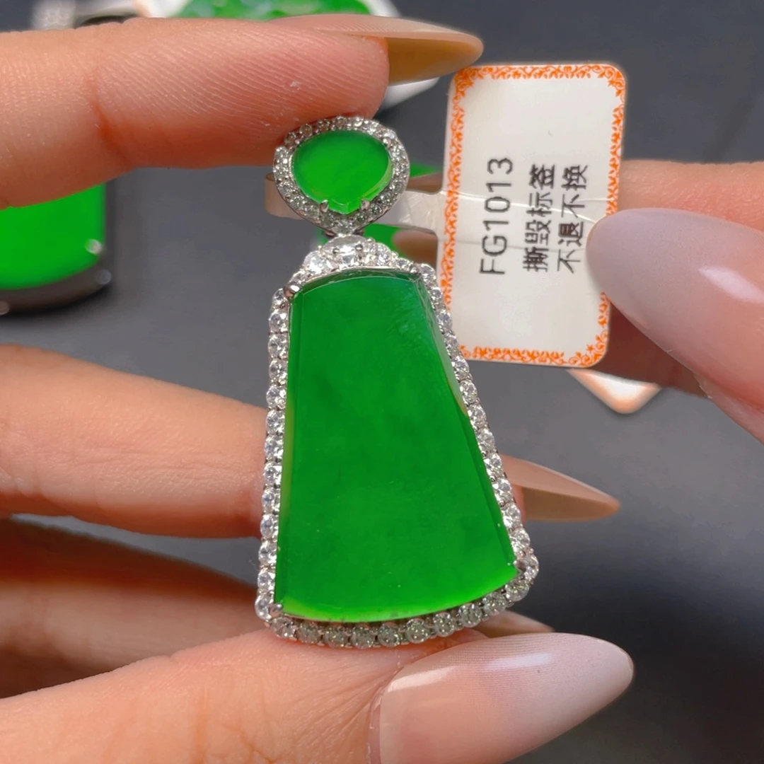 【闪购商品】颈饰银S925镶嵌翡翠翡翠