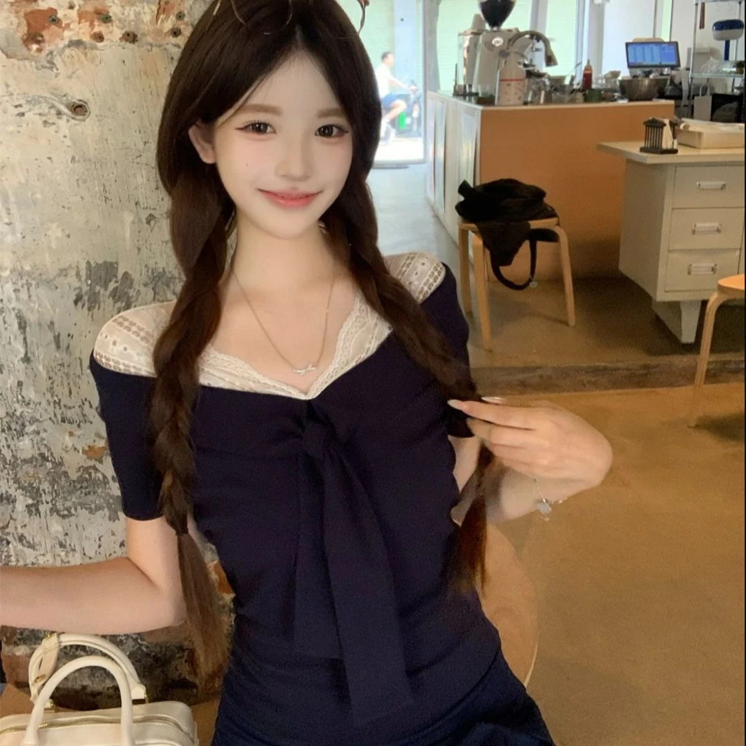 纯棉新潮风高街V领正肩蕾丝拼接短袖t恤女夏季修身收腰甜美妹上衣