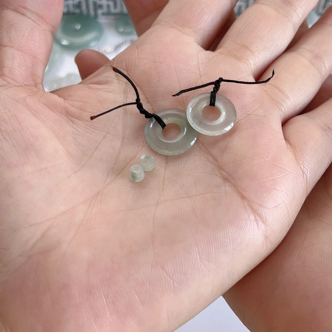 翡翠颈饰未镶嵌甜甜圈