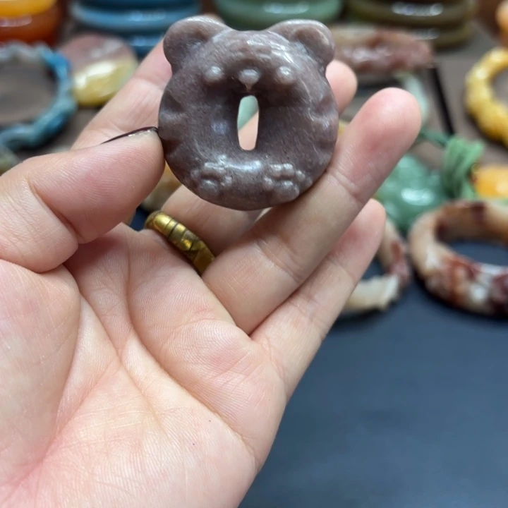 石英岩玉合金颈饰
