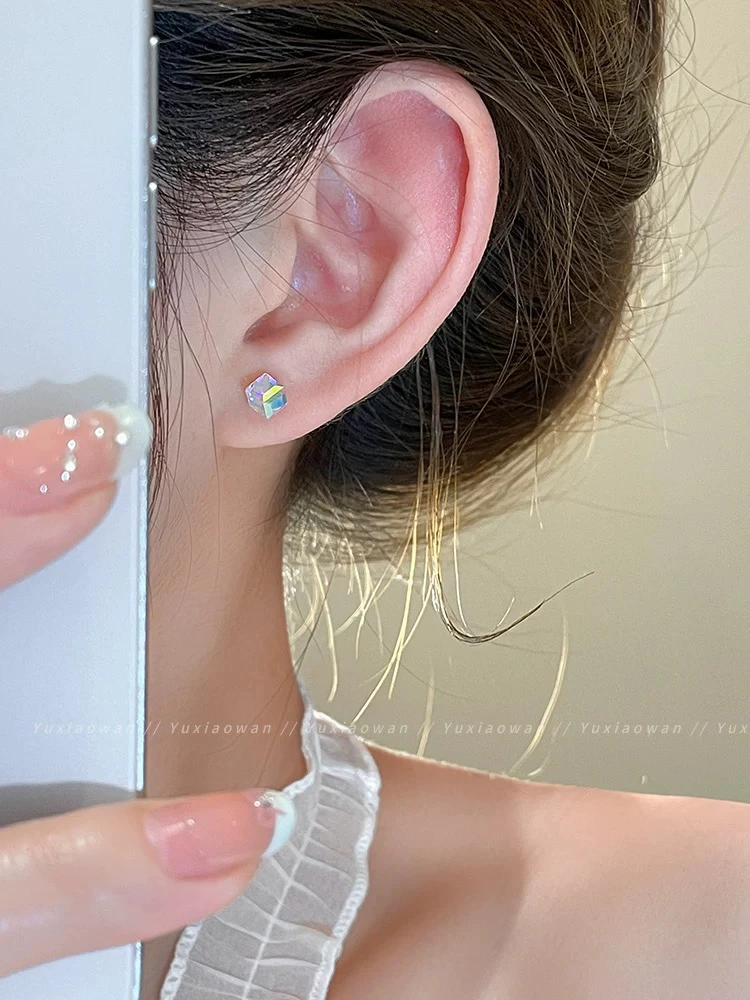 铜合金耳饰 7148轻奢原创设计千金风耳钉彩色气质ins甜酷时尚饰品