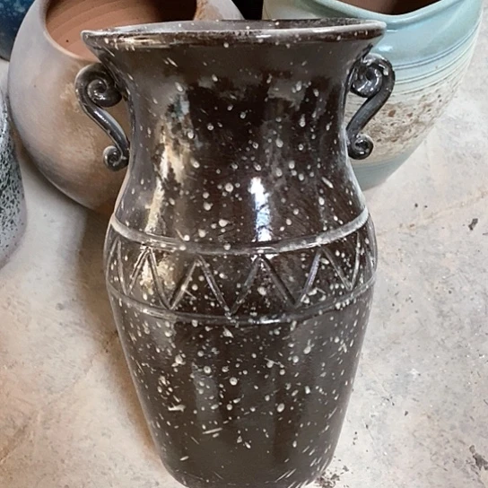 紫砂花盆口22高度37黑