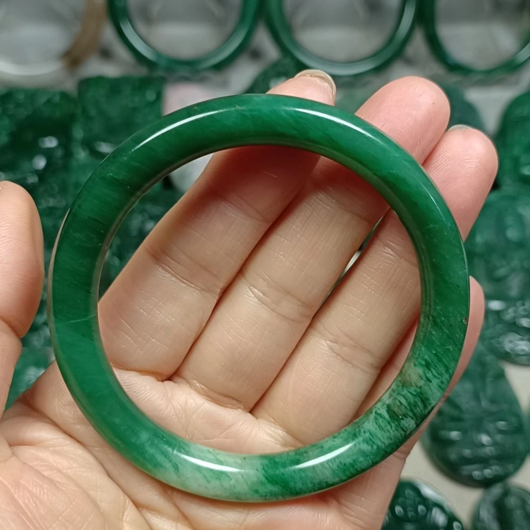 独山玉未镶嵌手镯56