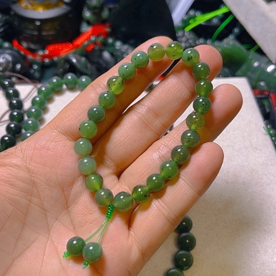 蛇纹石玉颈饰未镶嵌拾*。