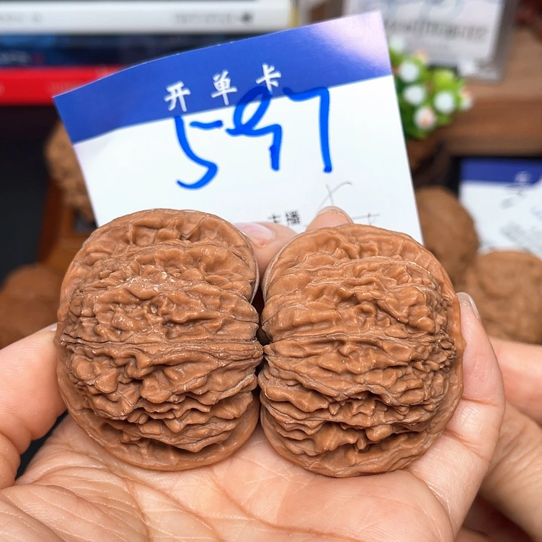 桃核吊坠四座楼45尺。  597