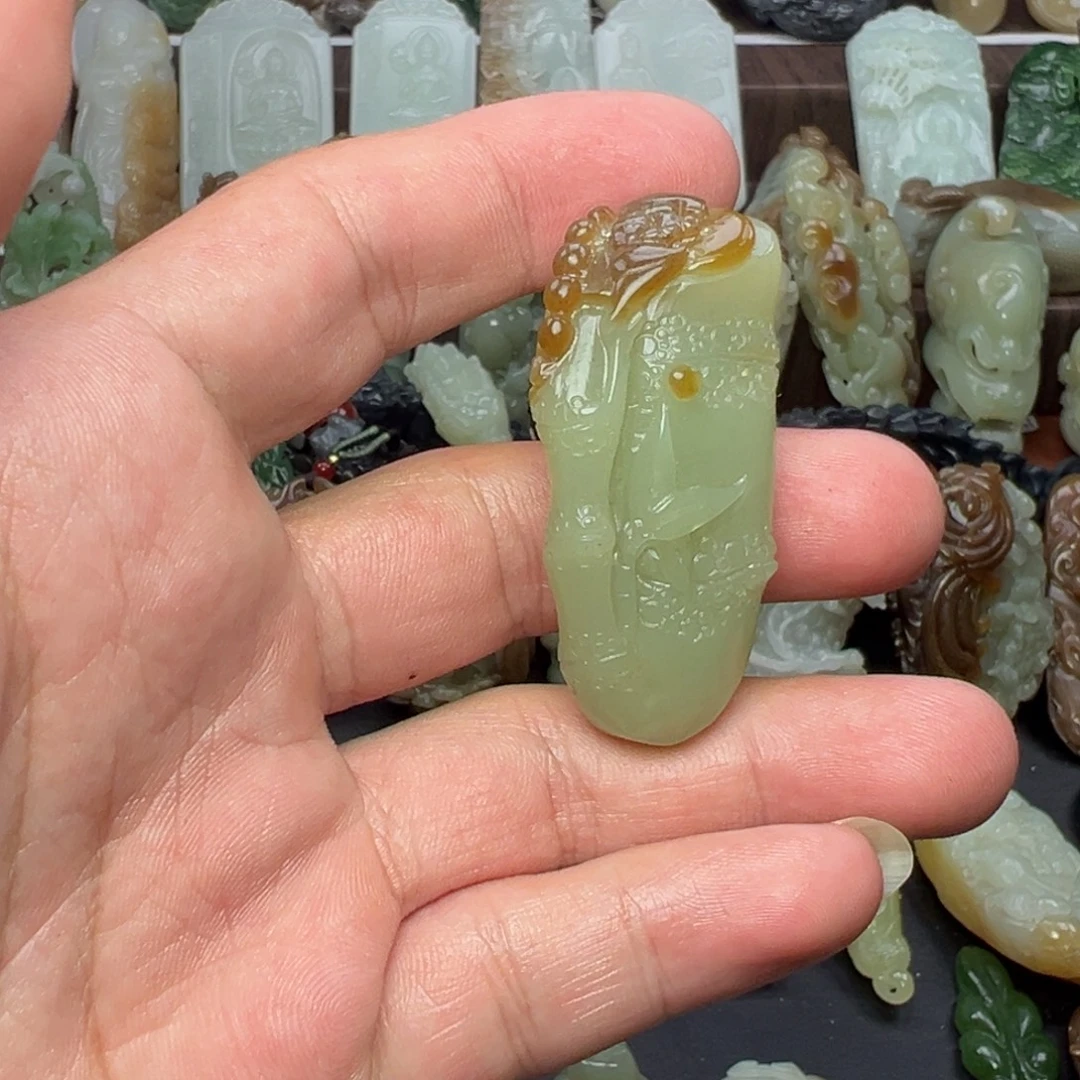 和田玉未镶嵌挂件