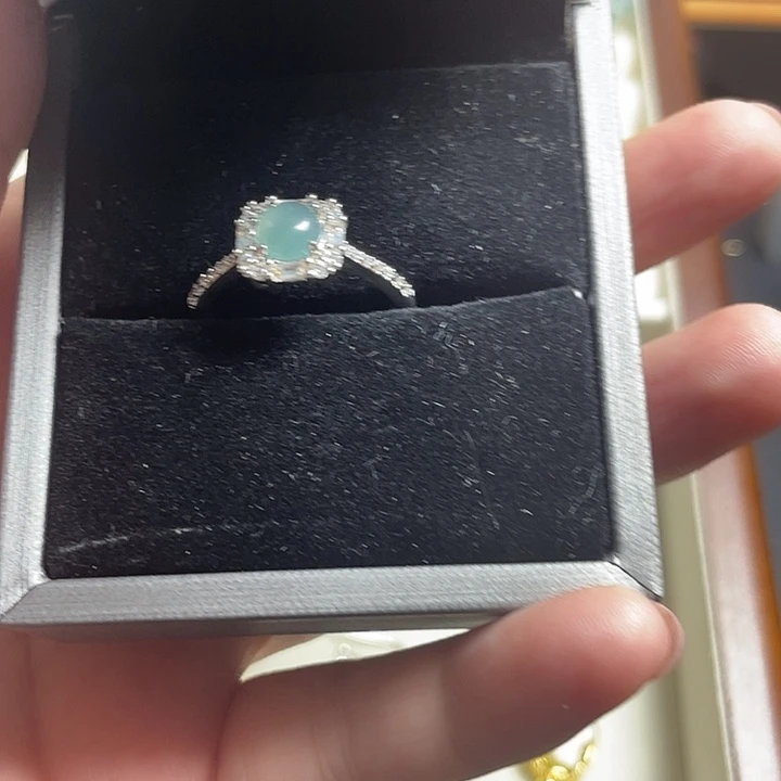 翡翠14K金镶嵌颈饰