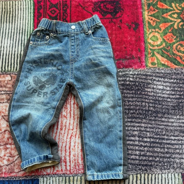 超超新款奶嘴经典大标印花前后拼接超软儿童牛仔长裤 923