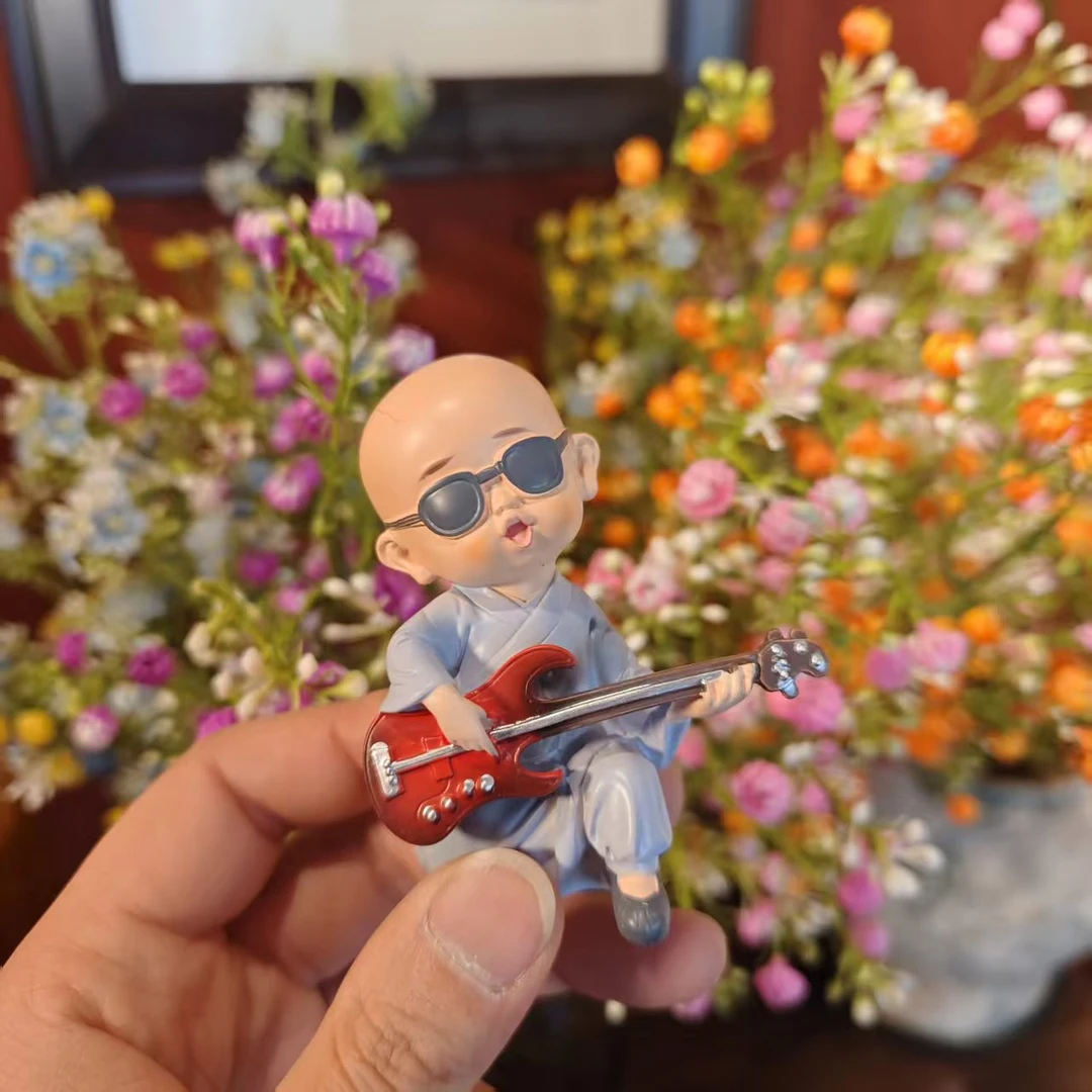 铜吊坠 吉他手小和尚摆