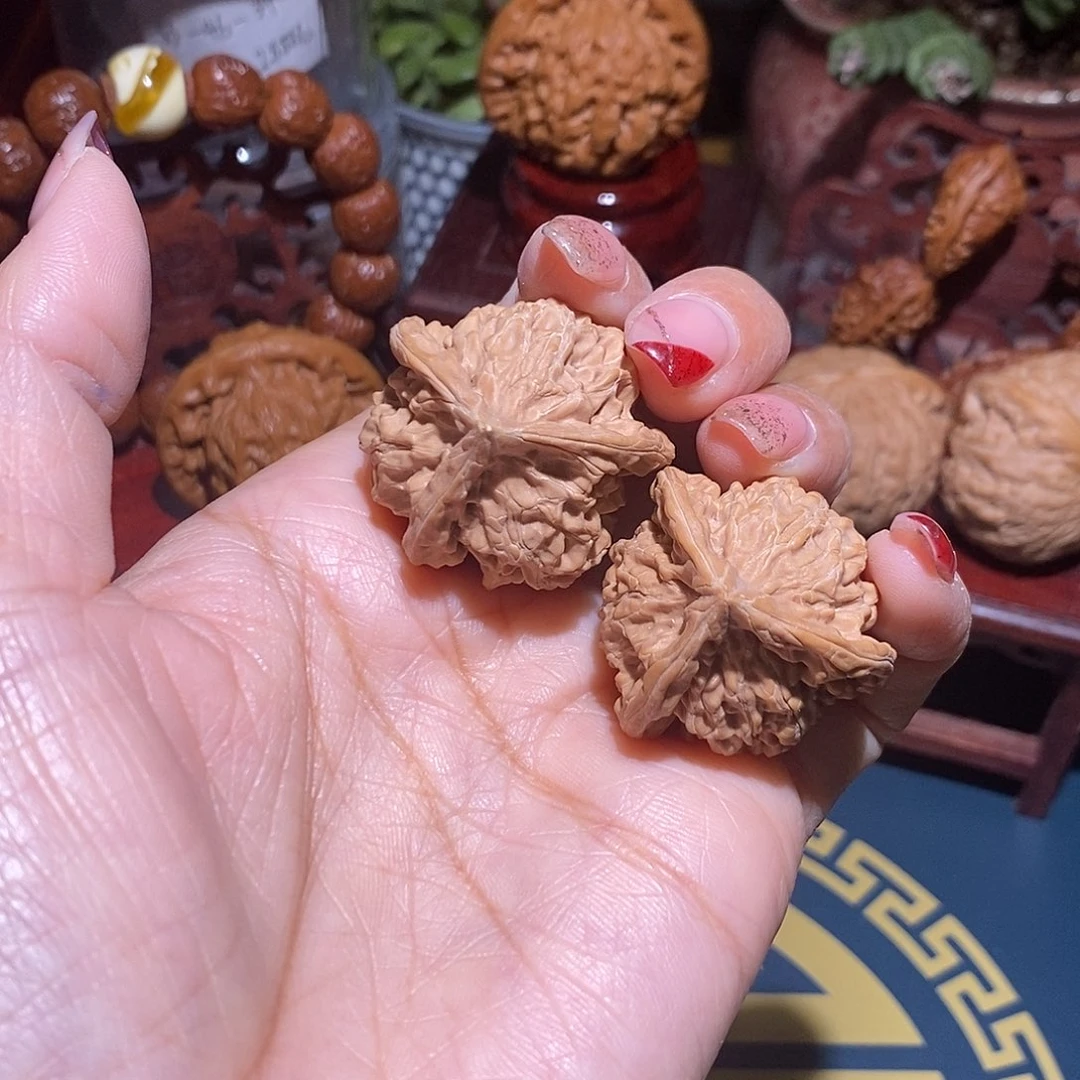 文玩核桃把件盘山三棱