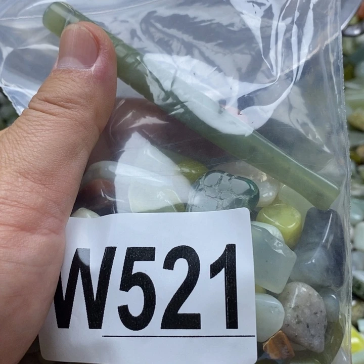 蛇纹石玉未镶嵌珠宝奇石